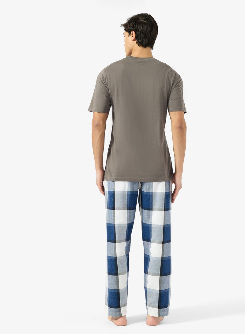 Seventy Five Printed Short Sleeve T-Shirt And Checked Pyjamas Set - Image 2
